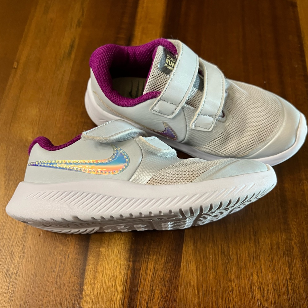 Nike girls size 7 shoe good used condition